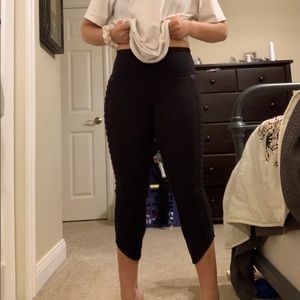 LULULEMON cropped mesh black yoga pants